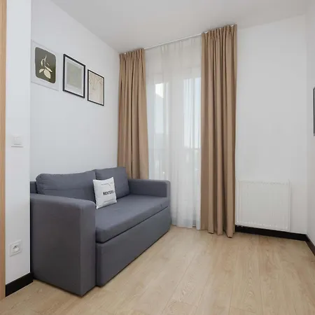 Bright With Air Conditioning Close To The Metro Station And Pge By Renters * ורשה