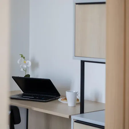 דירה Bright With Air Conditioning Close To The Metro Station And Pge By Renters ורשה